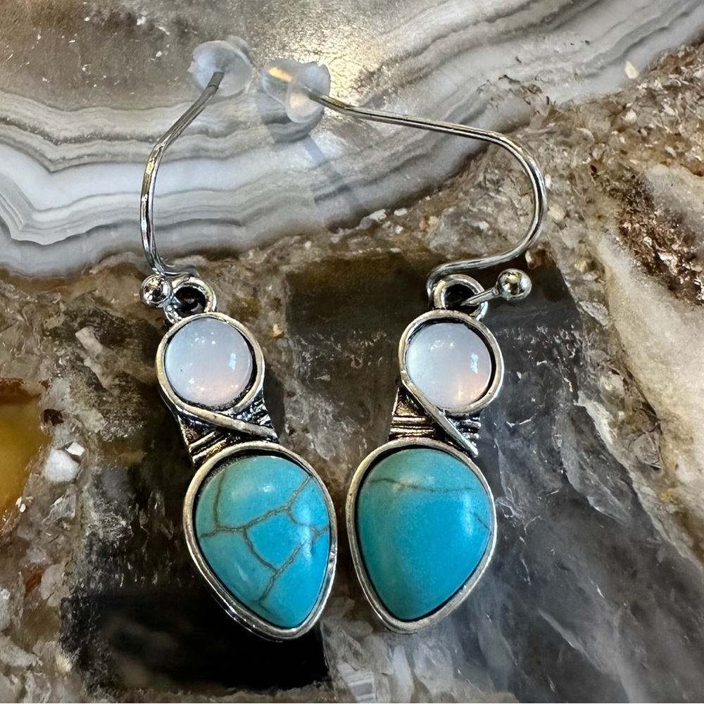 3038 Turquoise Colored and Silver Dangle Earrings
